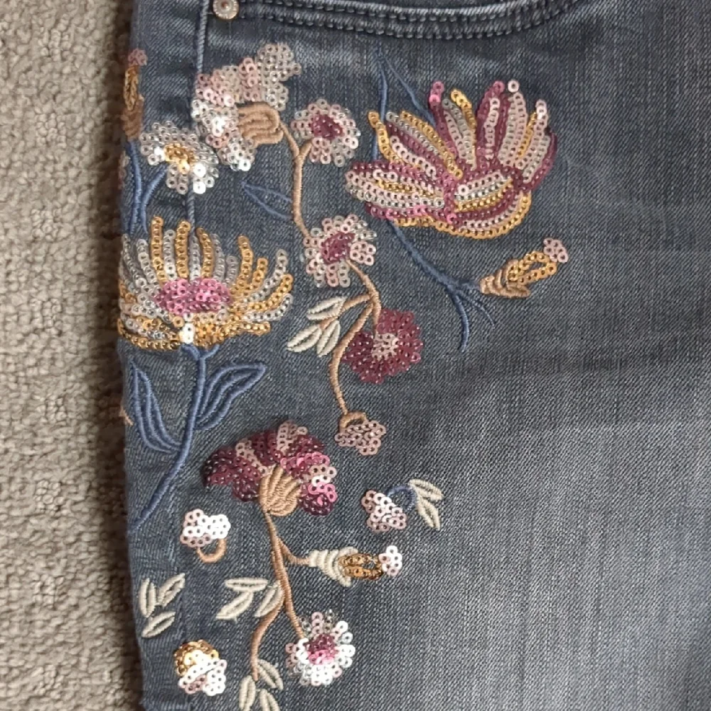 Floral Embroidered/Sequin Gray Jeans - Picture 4 of 11